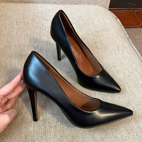 Christian Siriano Shoes - Christian Siriano black leather point toe heels